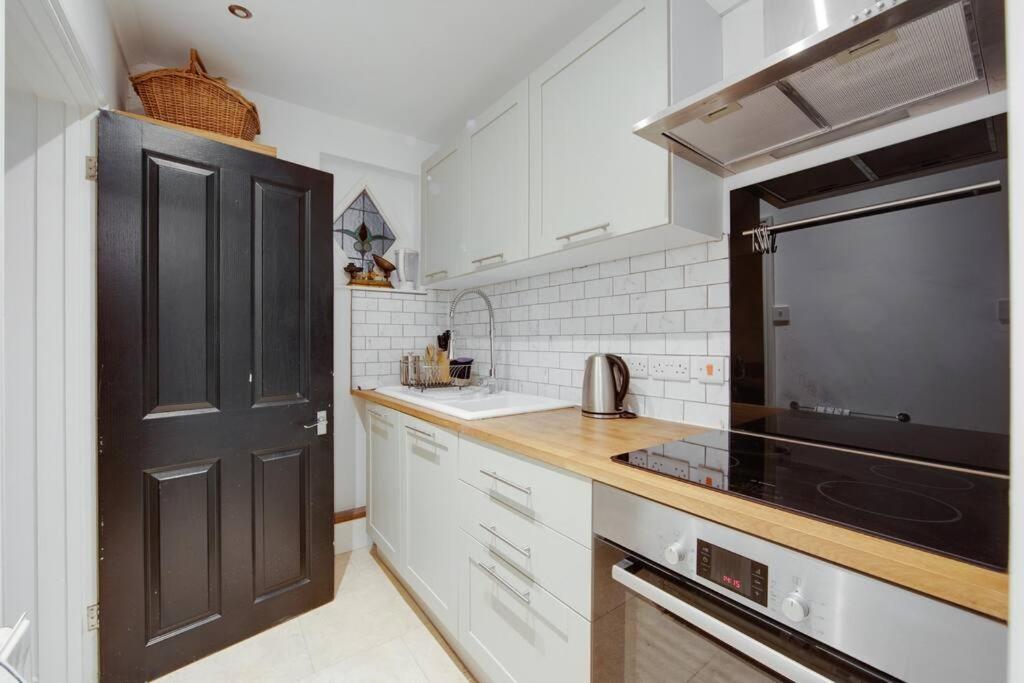 Princes Villa - Large Fully Self Contained Flat, 5 Minutes From The Sea Hastings Eksteriør billede