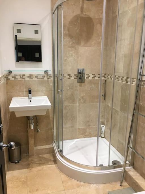 Princes Villa - Large Fully Self Contained Flat, 5 Minutes From The Sea Hastings Eksteriør billede